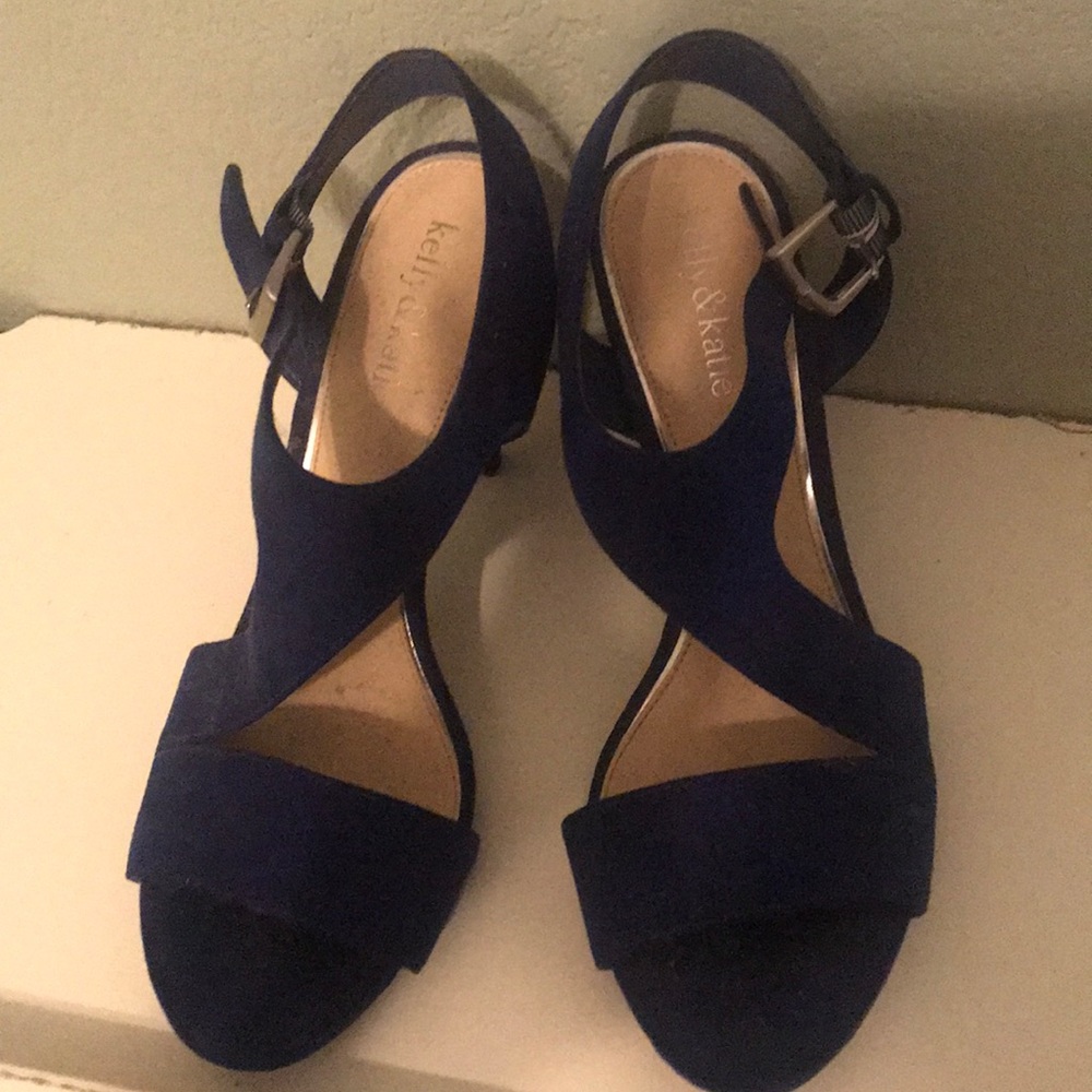 Heels - Picture 2 of 3